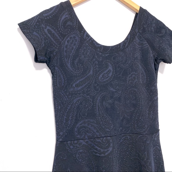 Paisley Babydoll A-line Short Sleeve Stretch Fit n' Flare Dress in Navy Blue (M) - Picture 3 of 5